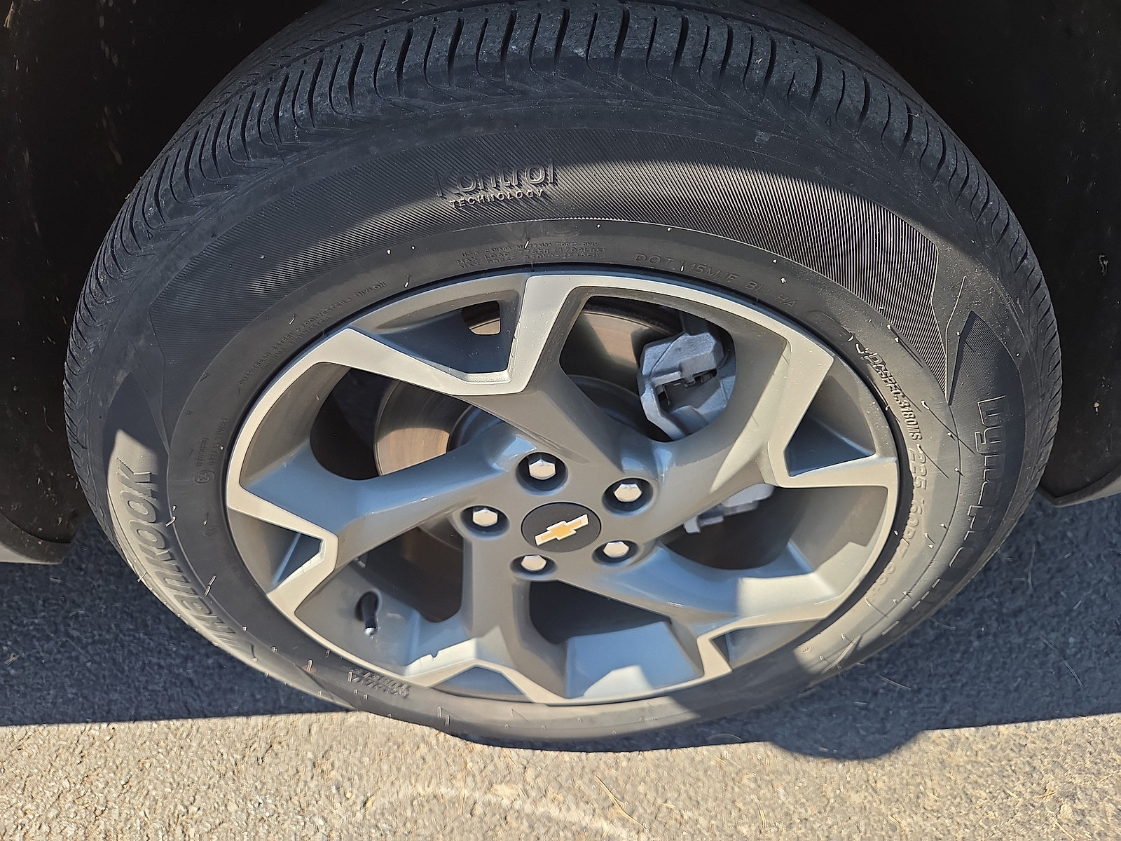 Used 2025 Chevrolet Trax LT w/ LT Convenience Package FWD image 9