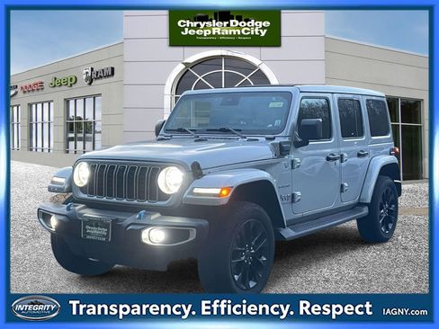 Used 2024 Jeep Wrangler Unlimited Sahara w/ Technology Group image 1