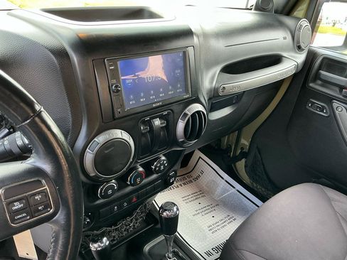 Used 2013 Jeep Wrangler Sport AWD/4WD image 12