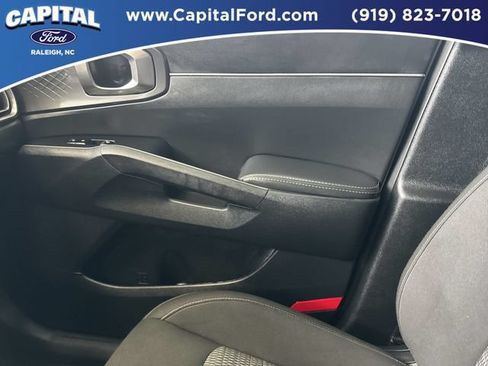 Used 2025 Kia Sorento LX FWD image 28