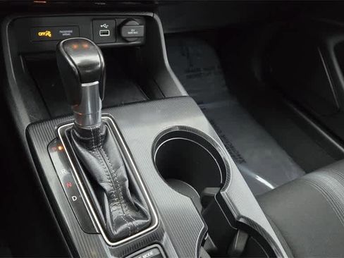 Used 2022 Honda Civic Sport image 17