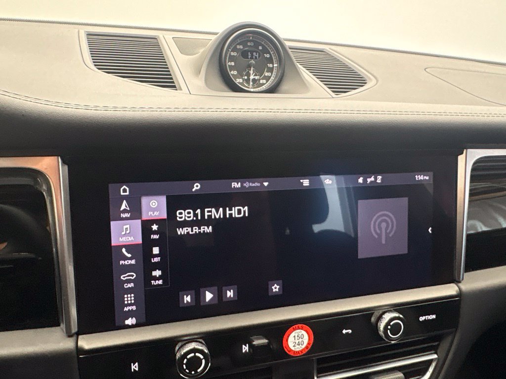 Certified 2024 Porsche Macan Turbo AWD/4WD image 33