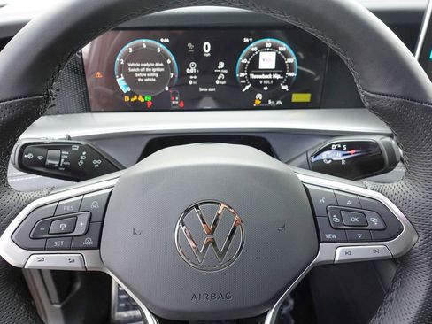 New 2026 Volkswagen Tiguan SE R-Line image 15