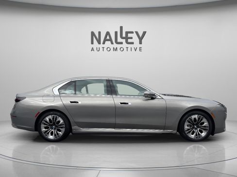 Certified 2024 BMW i7 xDrive60 image 5