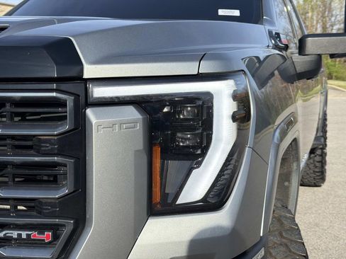 Used 2024 GMC Sierra 2500 AT4 w/ Technology Package image 10
