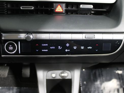 Used 2024 Hyundai Ioniq 5 SE image 16