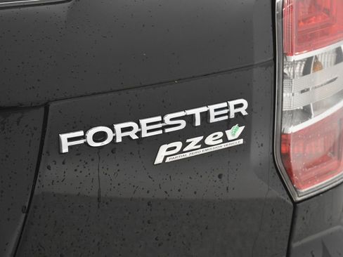 Used 2014 Subaru Forester 2.5i Premium w/ All-Weather Package image 16