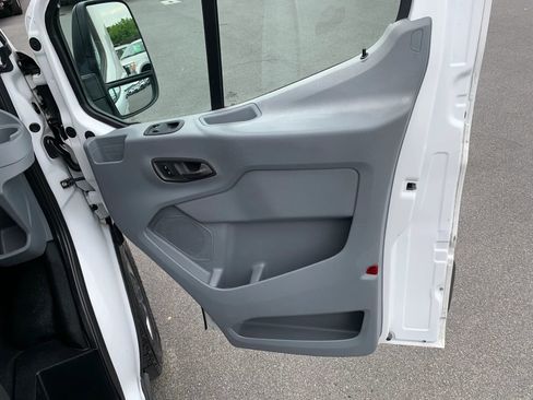 Used 2018 Ford Transit 250 148 Low Roof RWD image 22
