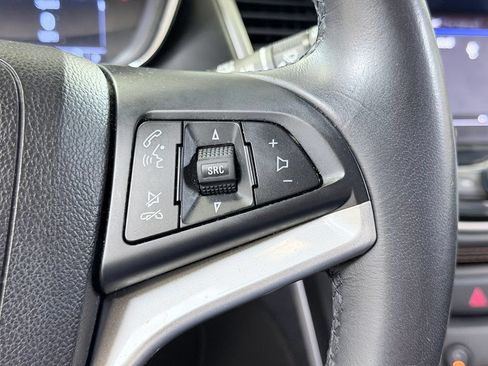 Used 2020 Chevrolet Trax LT w/ LT Convenience Package FWD image 40