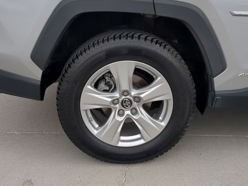 Used 2020 Toyota RAV4 LE w/ All Weather Liner Package AWD/4WD image 13