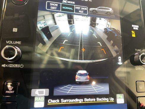 Used 2025 Subaru Ascent Touring AWD/4WD image 12