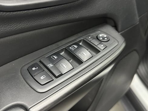 Used 2019 Jeep Cherokee Trailhawk image 24