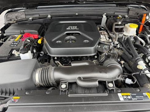 Used 2022 Jeep Wrangler Unlimited Rubicon 4xe w/ Cold Weather Group image 27