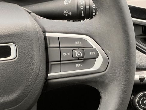 Used 2023 Jeep Compass Latitude AWD/4WD image 15