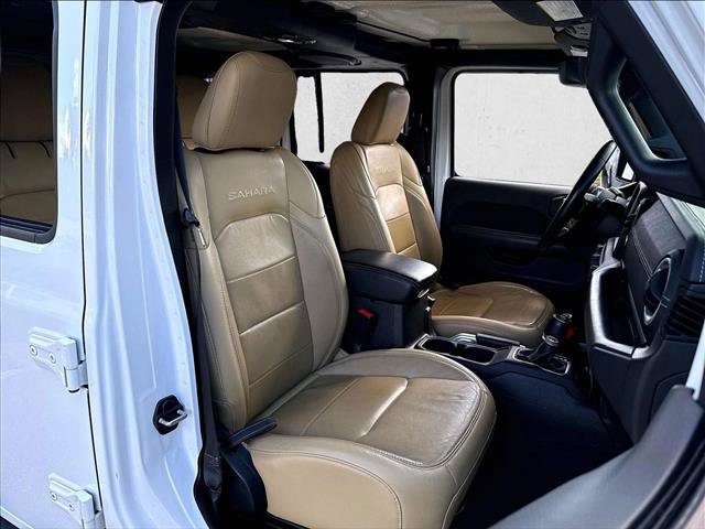 Used 2018 Jeep Wrangler Unlimited Sahara AWD/4WD image 9
