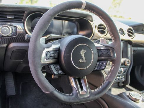 Used 2022 Ford Mustang Shelby GT500 w/ Carbon Fiber Track Pack image 24