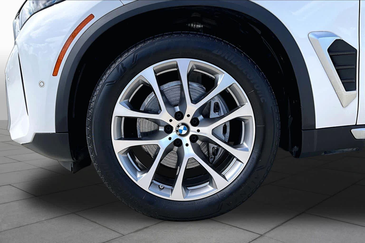 Used 2024 BMW X5 sDrive40i w/ Premium Package RWD image 10