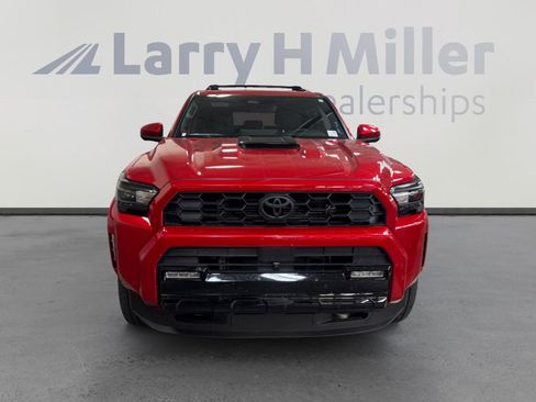 Certified 2025 Toyota 4Runner TRD Sport Premium w/ Tow Technology Package AWD/4WD image 8
