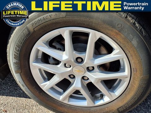 Used 2023 Chevrolet Equinox LT FWD image 9
