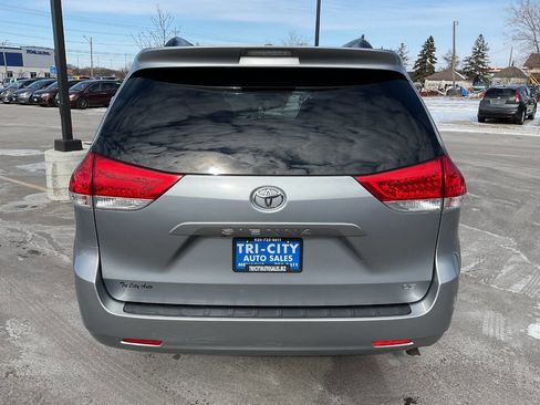 Used 2011 Toyota Sienna LE image 6
