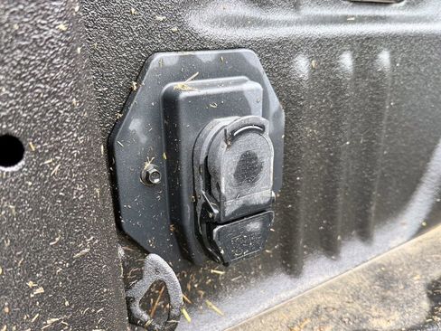 Certified 2022 Ford F350 Lariat w/ Chrome Package image 15