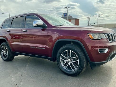 Used 2018 Jeep Grand Cherokee Limited image 6