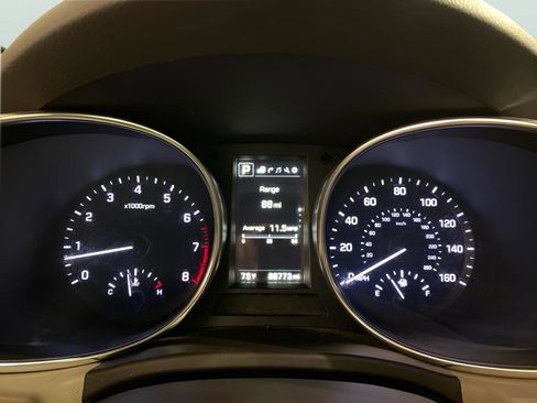 Used 2017 Hyundai Santa Fe Limited image 13