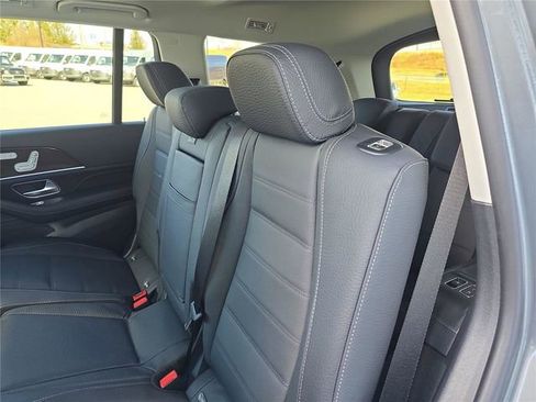 New 2026 Mercedes-Benz GLS 450 4MATIC image 15