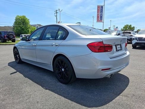 Used 2018 BMW 320i xDrive Sedan w/ Premium Package AWD/4WD image 4