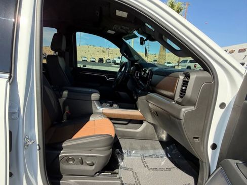 Used 2025 Chevrolet Silverado 2500 High Country w/ High Country Premium Package AWD/4WD image 16