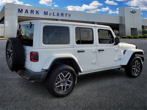 Used 2024 Jeep Wrangler Sahara image 3