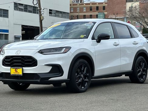 Used 2023 Honda HR-V Sport image 9