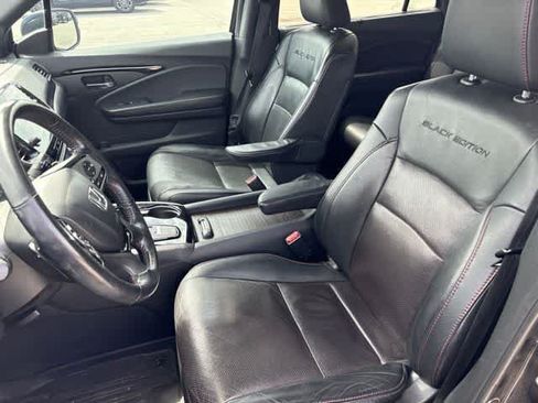 Used 2020 Honda Pilot Black Edition image 11