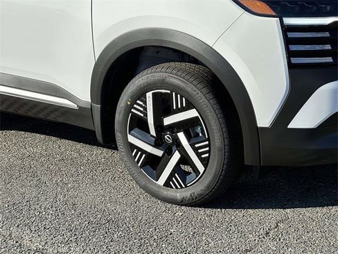 New 2026 Nissan Kicks SV image 7