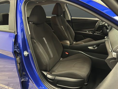 Used 2023 Hyundai Elantra SEL w/ Preferred Accessory Package FWD image 24