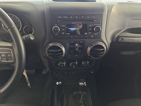Used 2018 Jeep Wrangler Unlimited Sport S AWD/4WD image 17