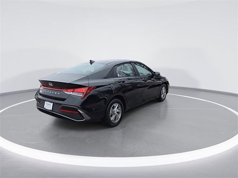New 2026 Hyundai Elantra SE image 8
