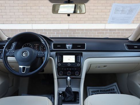Used 2015 Volkswagen Passat 1.8T SE FWD image 29
