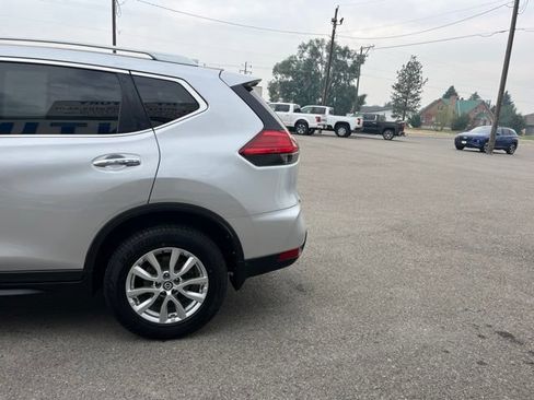 Used 2017 Nissan Rogue SV AWD/4WD image 7