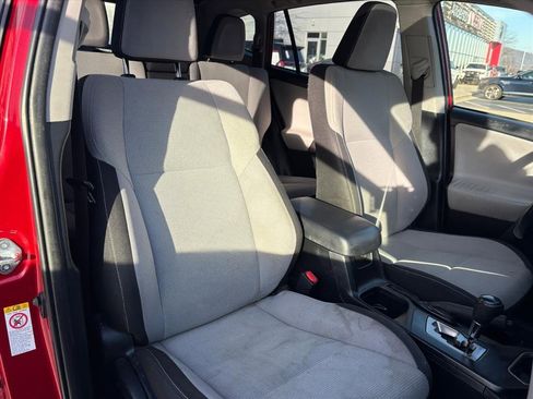 Used 2017 Toyota RAV4 XLE image 16