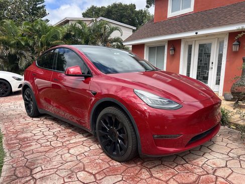 Used 2022 Tesla Model Y Long Range image 2