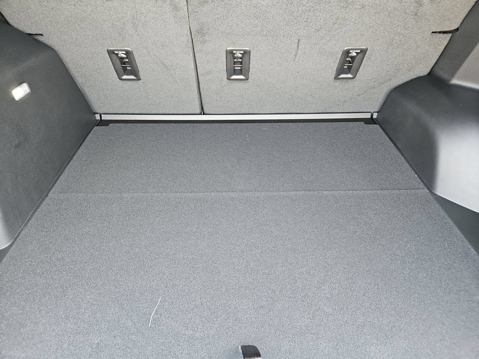 New 2027 Chevrolet Equinox LT w/ Safety and Technology Package FWD image 29