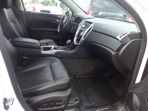 Used 2016 Cadillac SRX Luxury w/ Driver Awareness Package image 9