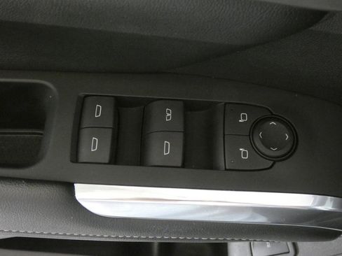 Used 2025 Chevrolet Traverse LT image 20