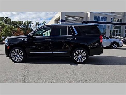 Used 2021 GMC Yukon Denali w/ Denali Premium Package image 20