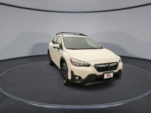 Certified 2022 Subaru Crosstrek 2.0i Premium w/ Moonroof Package image 2