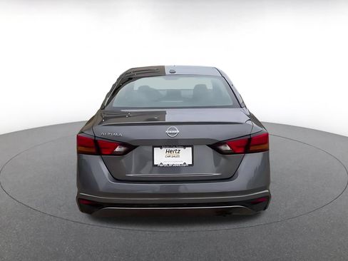 Used 2025 Nissan Altima 2.5 SV FWD image 12