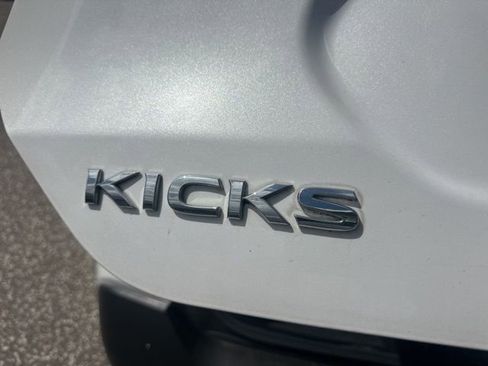 Used 2019 Nissan Kicks SR w/ SR Premium Package image 36