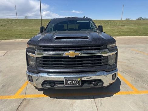 Used 2024 Chevrolet Silverado 2500 LT w/ All Star Edition AWD/4WD image 9