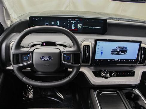 Certified 2025 Ford Expedition Active AWD/4WD image 25